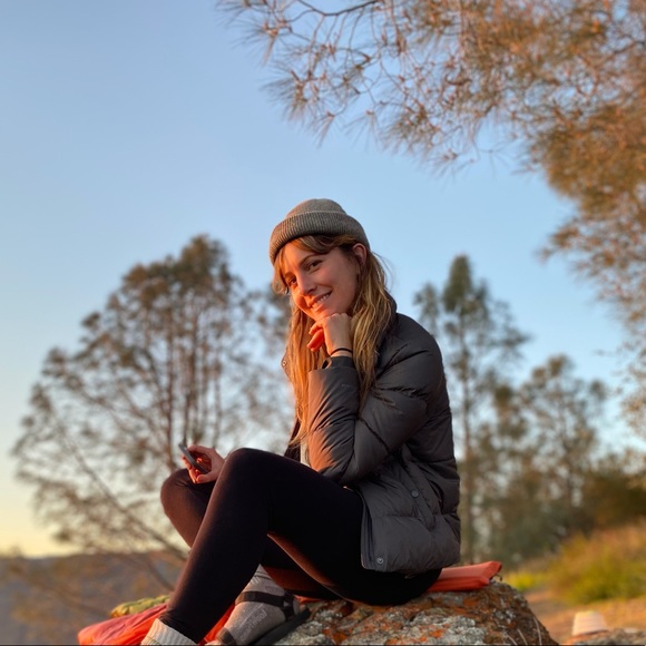 Meet your Posher, Liz - Picture 1 of 1